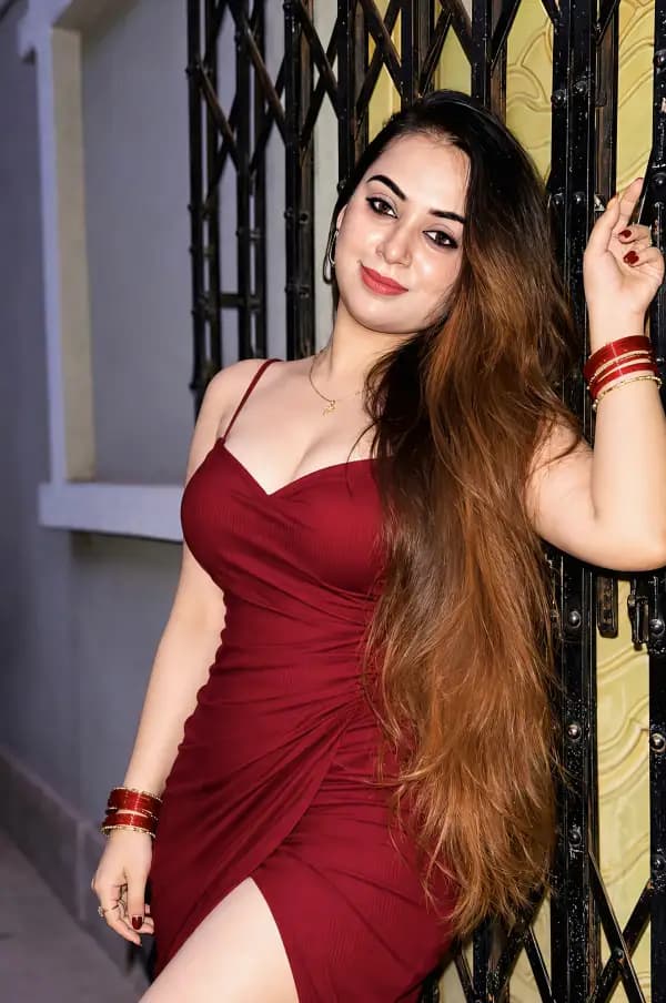 Rekha (Mature Housewife) - Housewife escort in Park Street, Kolkata