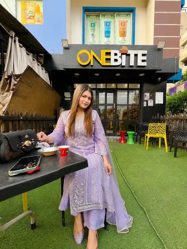 Elena - kolkata companion